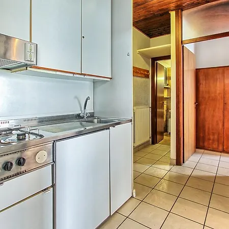 Emotions Between Rock & Lake Apartment Carate Urio
